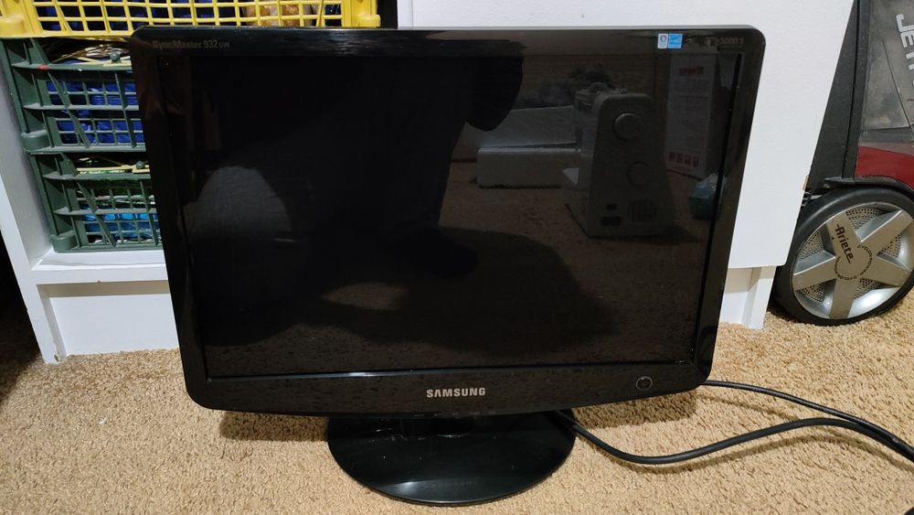 Монітор 19  Samsung 932GW LS19PEJSFV Black