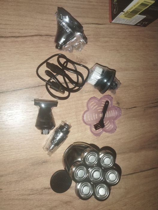 Golarka do głowy i twarzy, 7 ruchomych głowic, wymienne końcówki, nowa