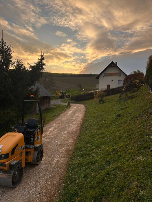 Usługi Koparką i koparko-Ładowarką, Transport wywrotką, Roboty ziemne
