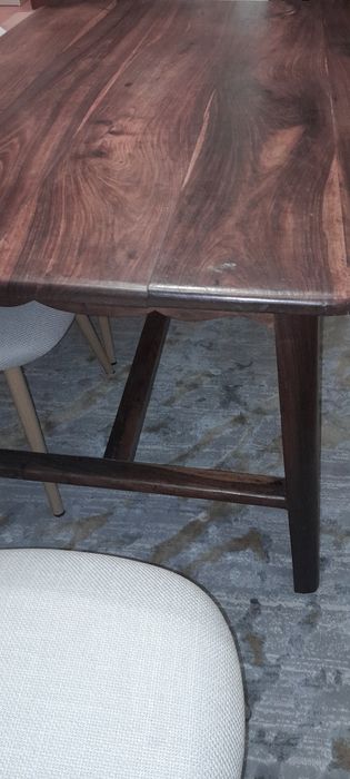 Mesa em madeira exótica africana