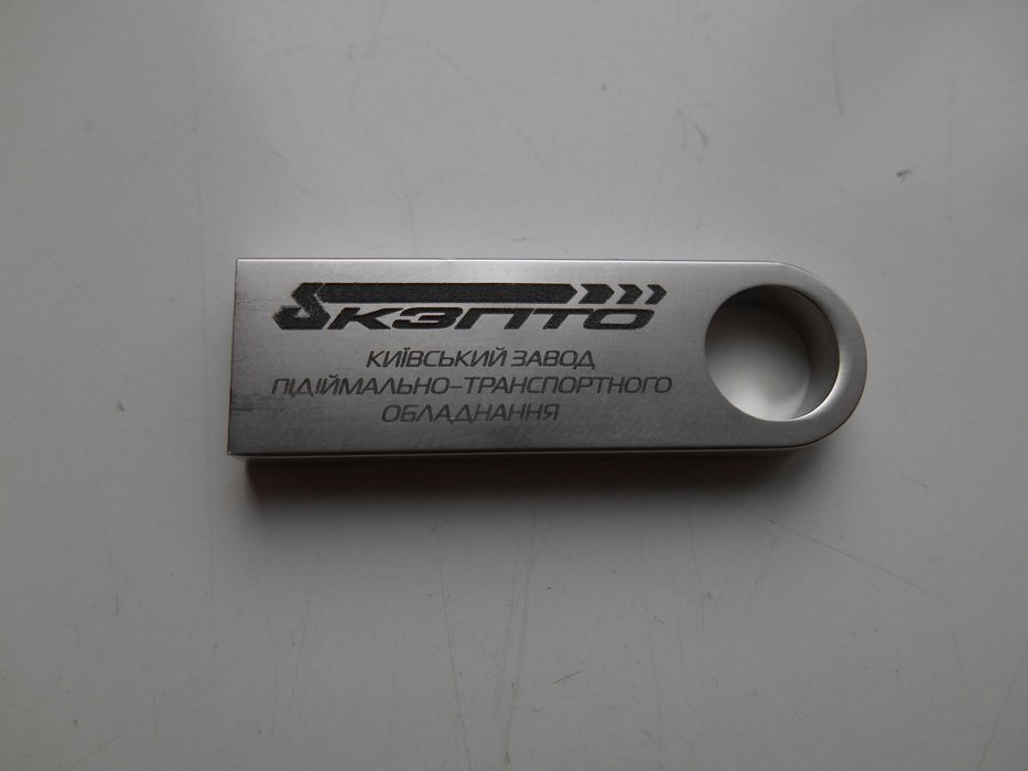 флешка Kingston 8 гб, 16 гб