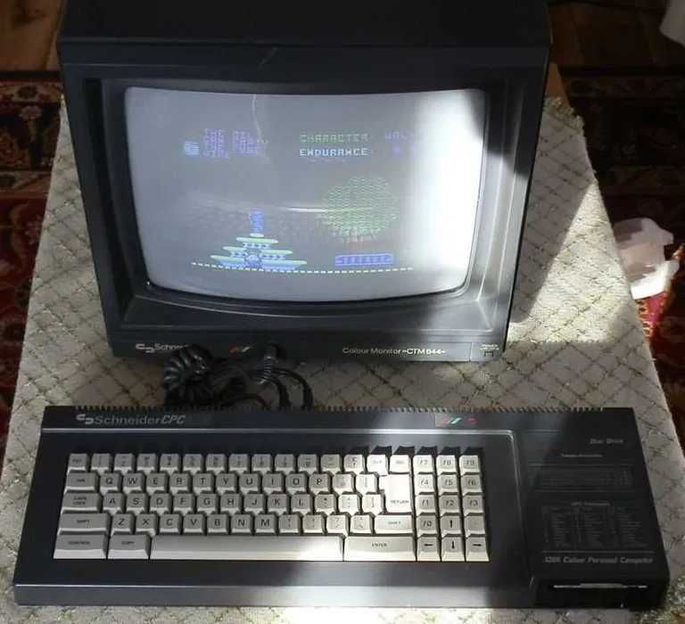 Amstrad Schneider CPC 6128 z monitorem kolorowym