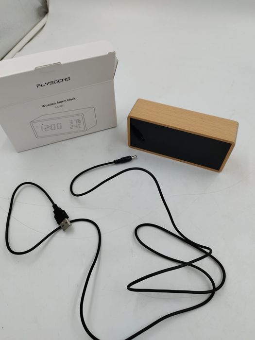 Flysocks budzik przy łóżku