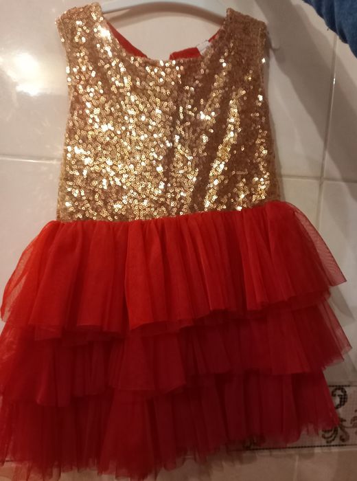 Нарядное платье на девочку 2-3 года