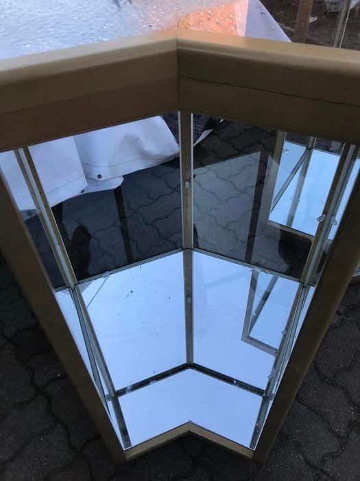 Szklane blaty o konstrukcji Aluminiowej