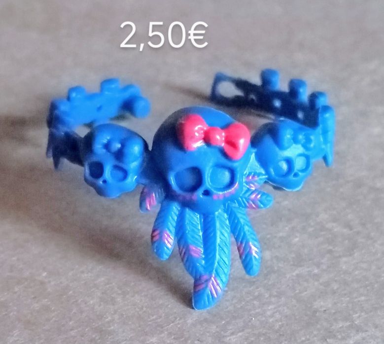 Acessórios Monster High .Tudo 15€.