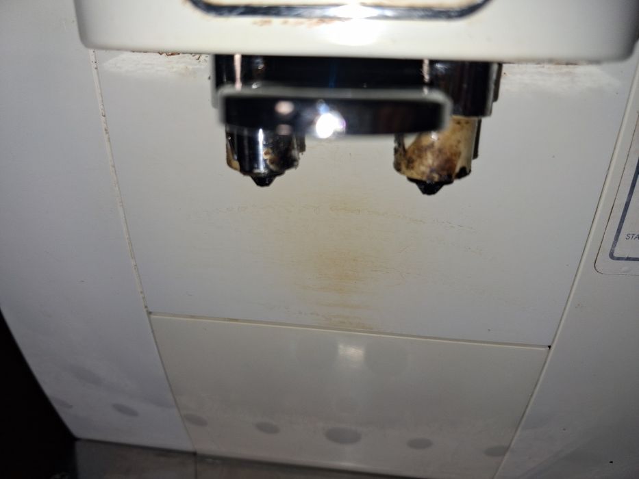 Espresso DeLonghi Magnefica S biały