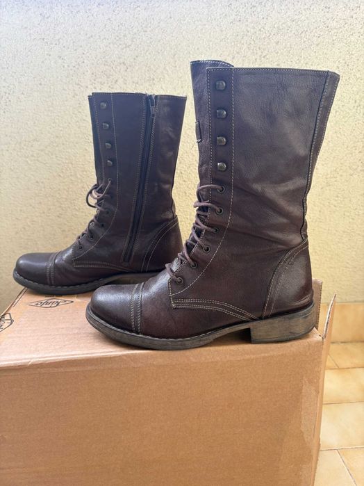 Botas castanhas pele Benetton