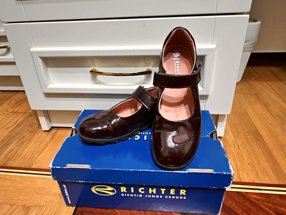 Елегантні лаковані туфлі Richter для дівчинки