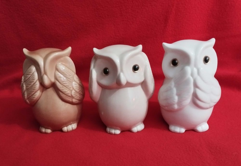 Conjunto de três estatuetas decorativas de corujas