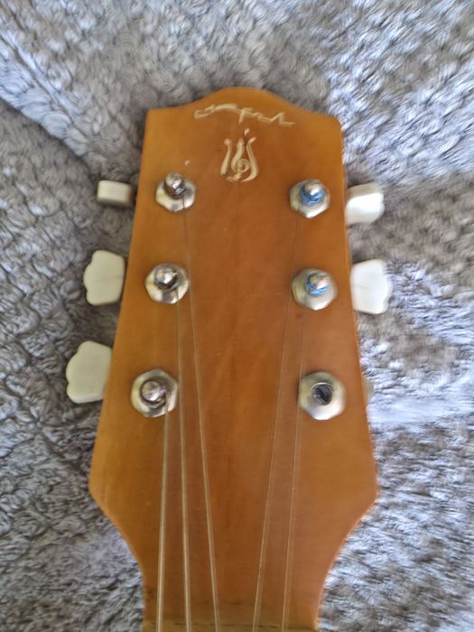Gitara akustyczna
