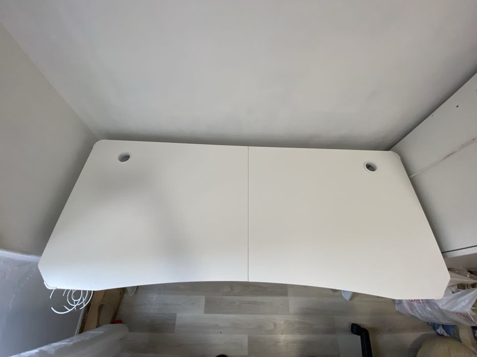 Mesa Gamer com led dos lados, com apoio para fones e para copo + tapet