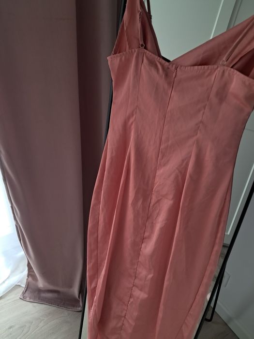 Nowa z metką elegancka sukienka midi M