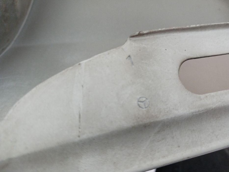 Guarda-lamas direito MERCEDES-BENZ Classe C (W202)