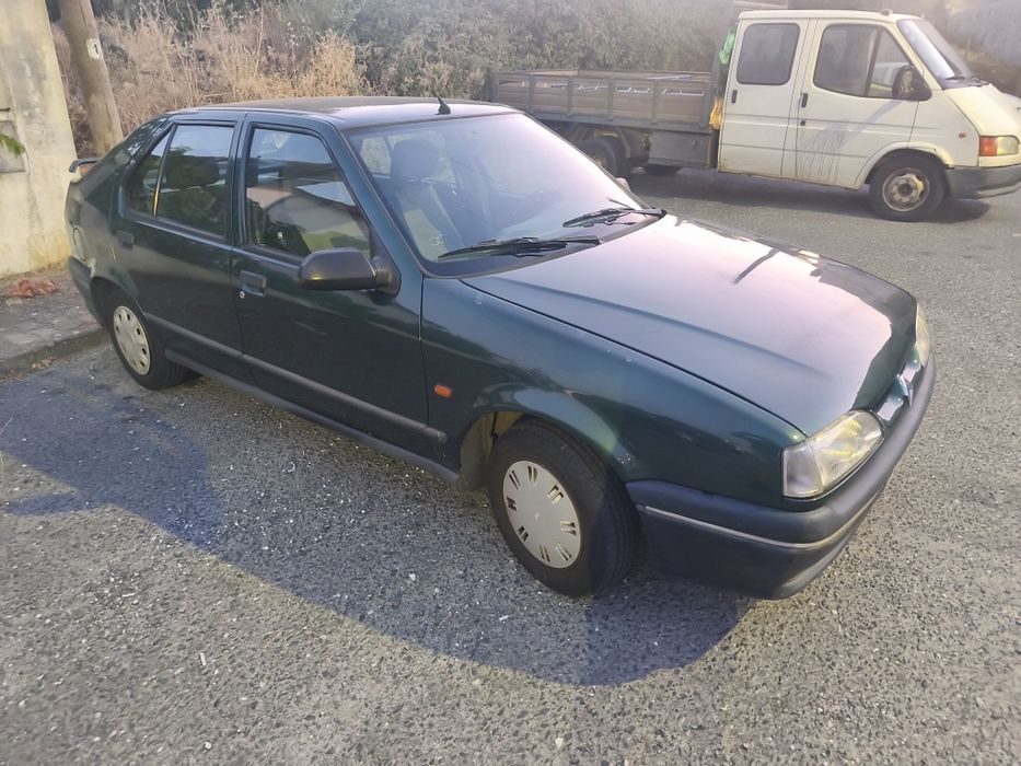 Renault 19 de 1994 com 146 mil kms
