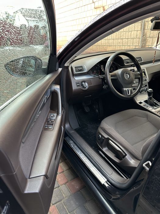 Продається Пасат б7 дизель 2.0 механіка