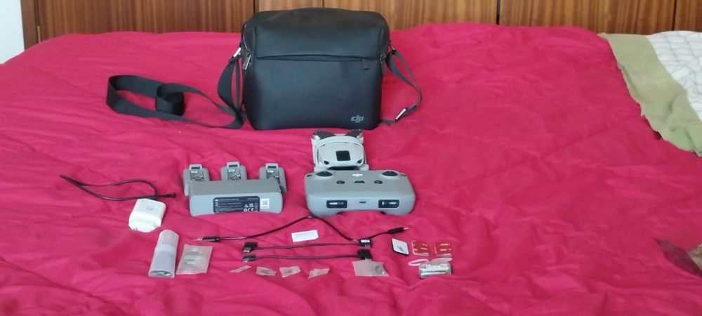 Drone DJI Mini 2 Fly More Combo + luz para vôos noturnos