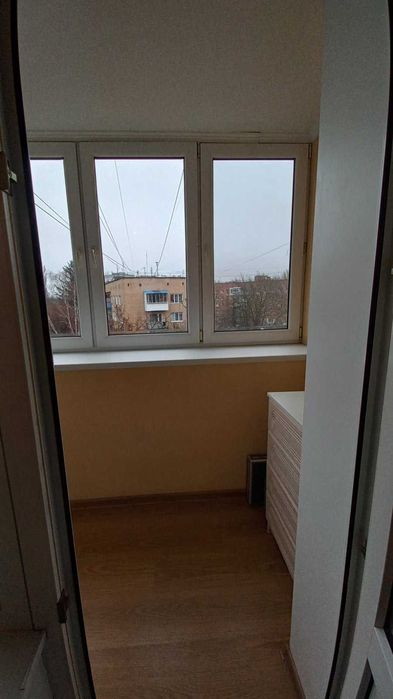 Трикімнатна квартира на Південно-Заході, хороший стан.