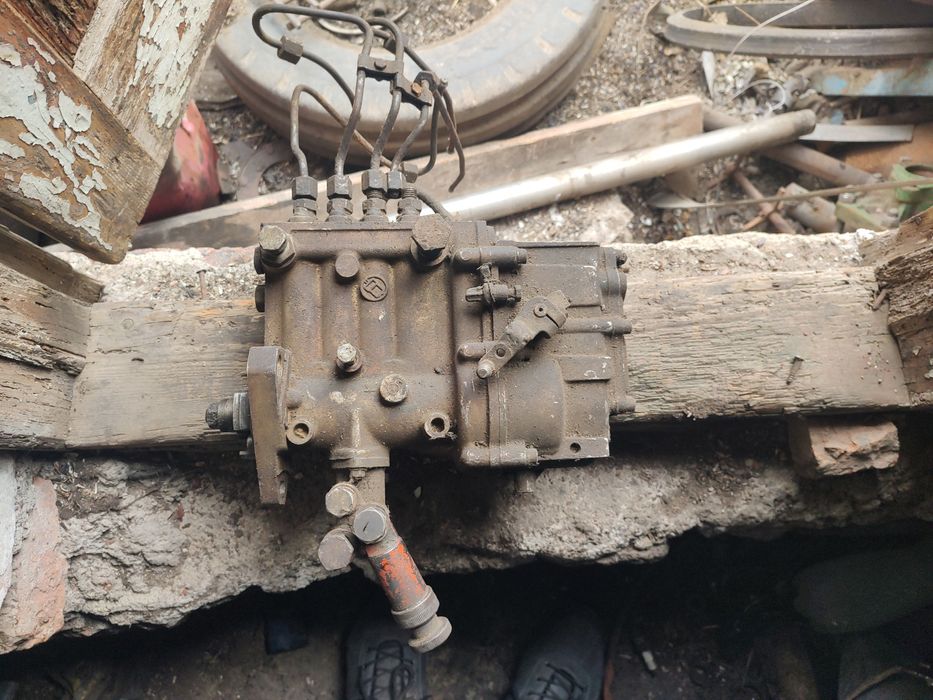 Продам топливную с форсунками UN-053