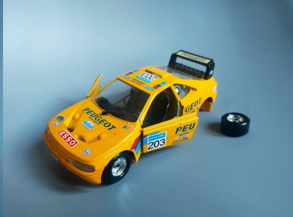Bburago Burago Peugeot 405 Turbo 16 1:24