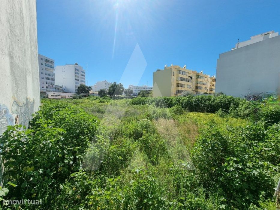 Terreno urbano, com 6.430 m2,com localização privilegiada em Olhão,...