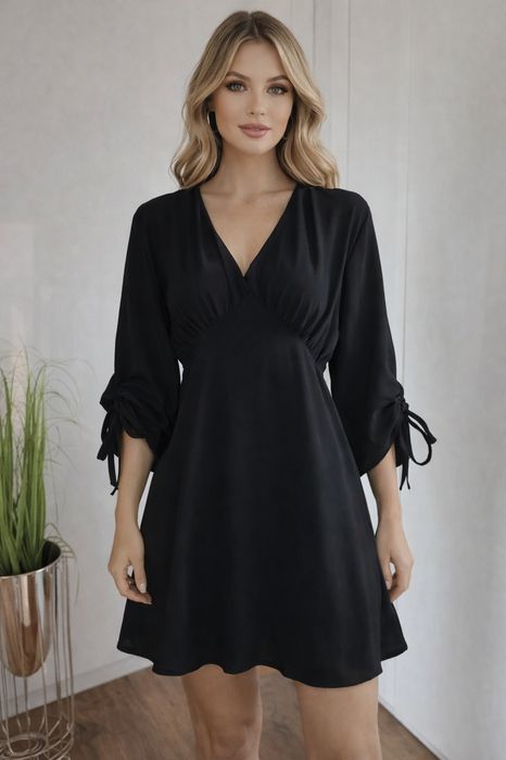 Sukienka damska odcinana pod biustem czarna dekolt V M