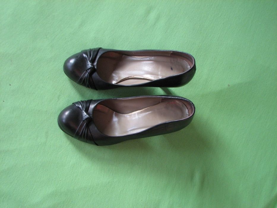 Czółenka ze skóry RYŁKO r 37/23,5cm