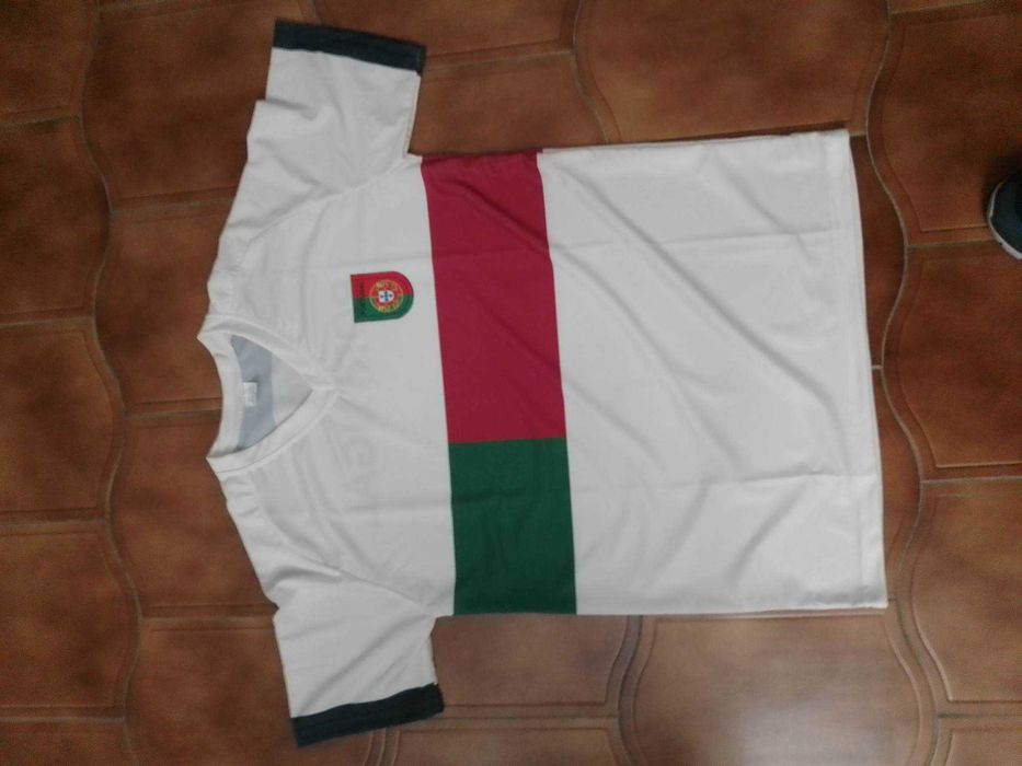 Camisolas de Homem e conjuntos (calção e camisola) criança Portugal