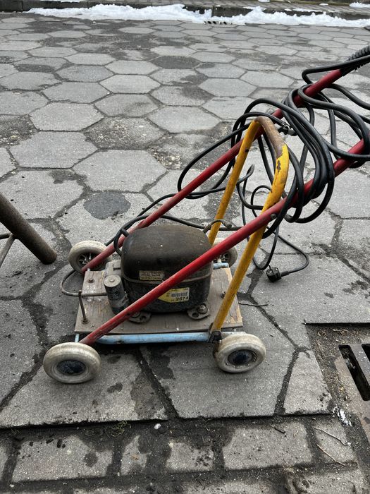 Pompka sprężarka kompresor z agregatu lodowki