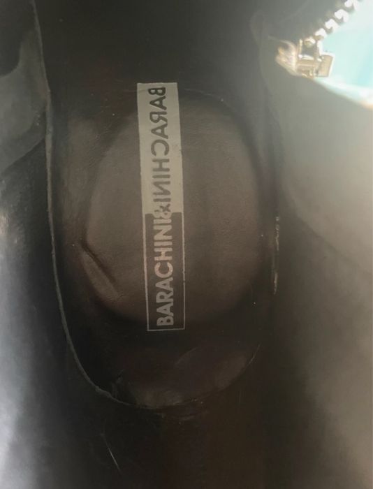 Botas pretas cano médio, marca italiana, Barachini, 39