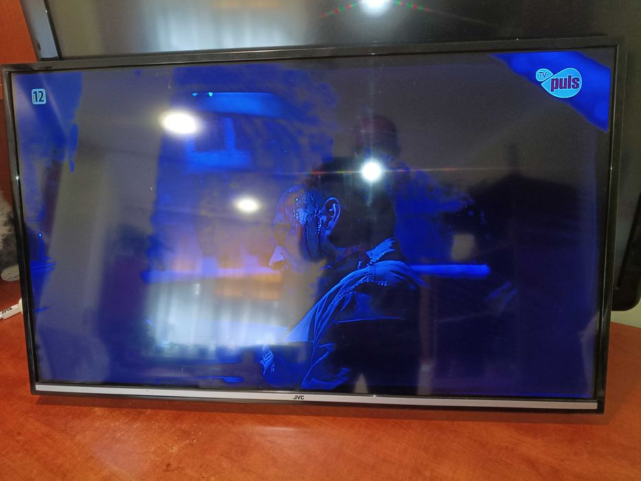 Telewizor JVC gratis uchwyt na ścianę