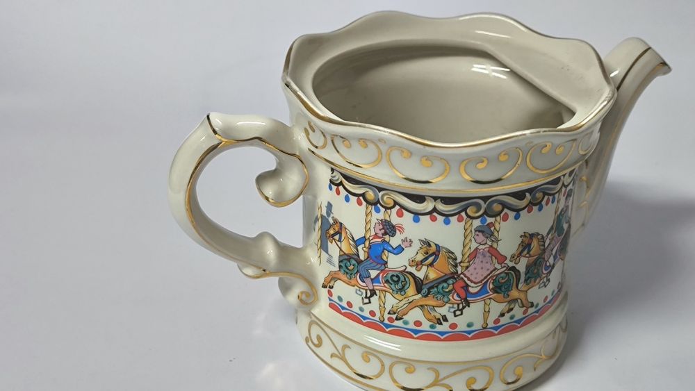 Imbryk porcelanowy SADLER "Karuzela". England.