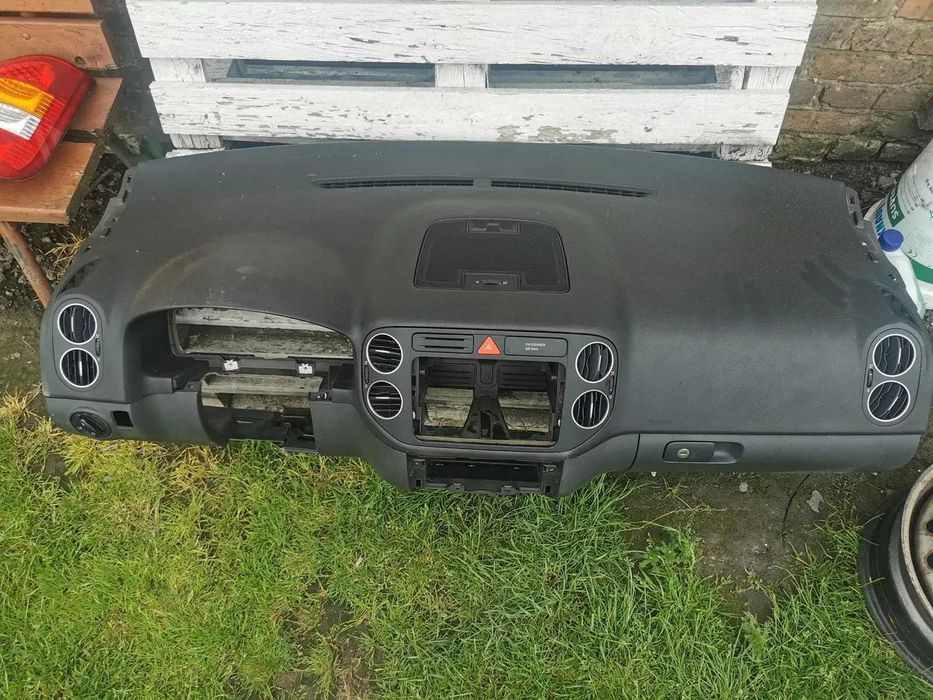 VW GOLF V PLUS deska rozdzielcza konsola kokpit wysyłka