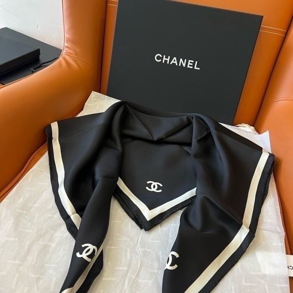 В НАЯВНОСТІ! Хустка платок шалик шовковий Chanel 90x90 см