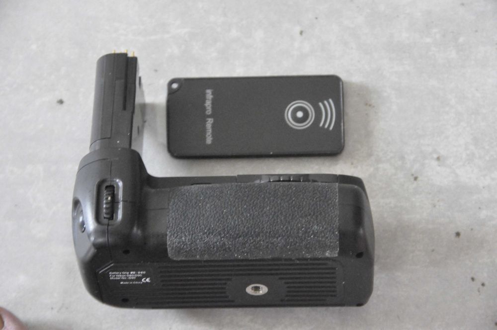 Gripp do nikon d 90 Dodatkowy pojemnik na akumulatory-baterje.