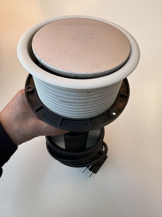 Evoline Triple Socket Wall-Mounted Tower437279674514155524