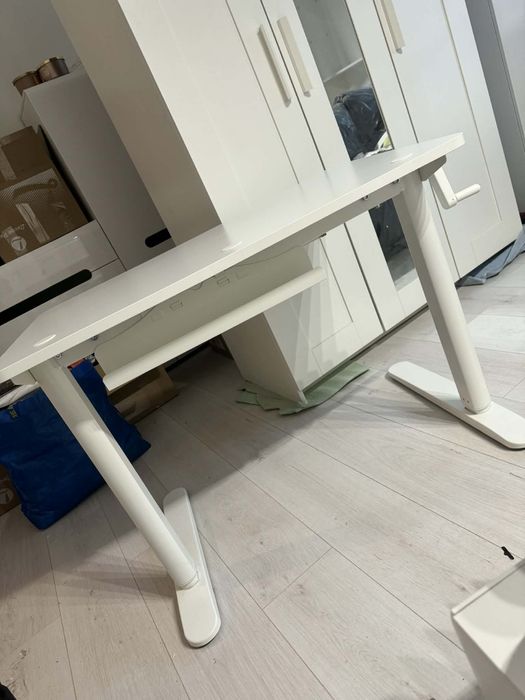 Biurko Relatera  ikea jak nowe regulowane