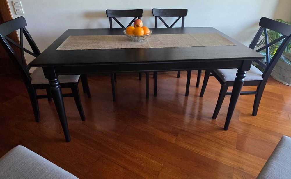Elegante Conjunto de Mesa de Jantar - Madeira Preta - Expansível