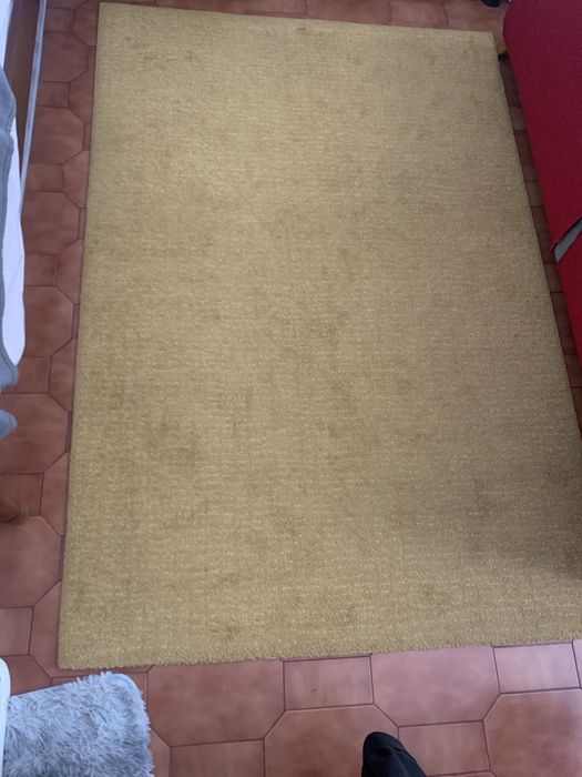 Tapete amarelo IKEA