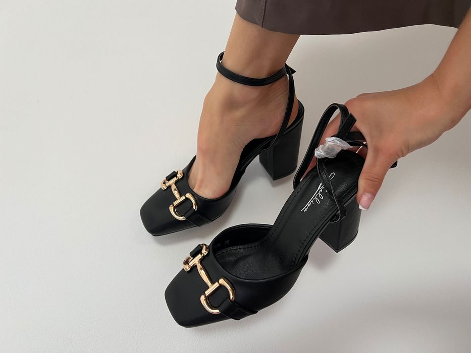 Buty na jesień czarne na obcasie