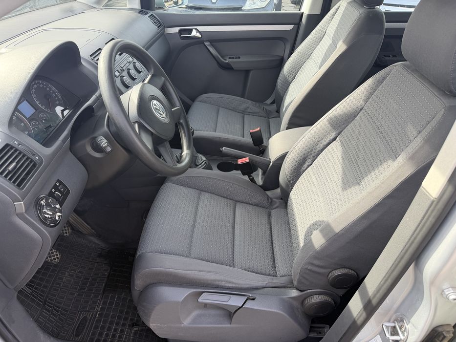 Volkswagen Touran/2003r/1.6 Pb/bdb stan/bez wkładu