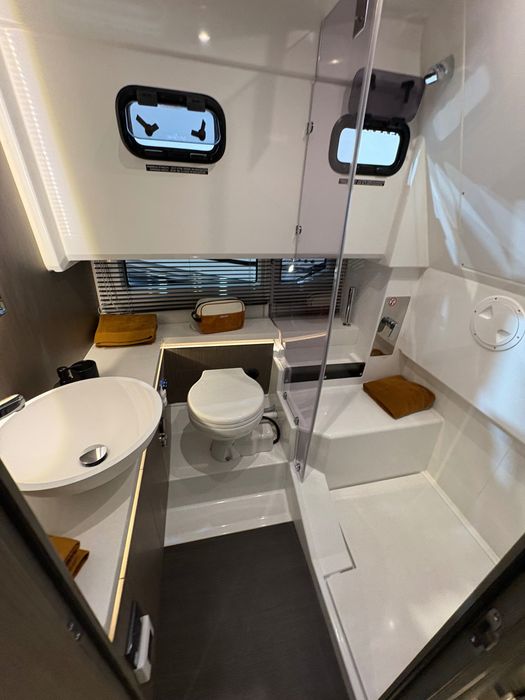 Wellcraft 38 Explorer jacht motorowy 3x 350 km Mercury - NOWY !