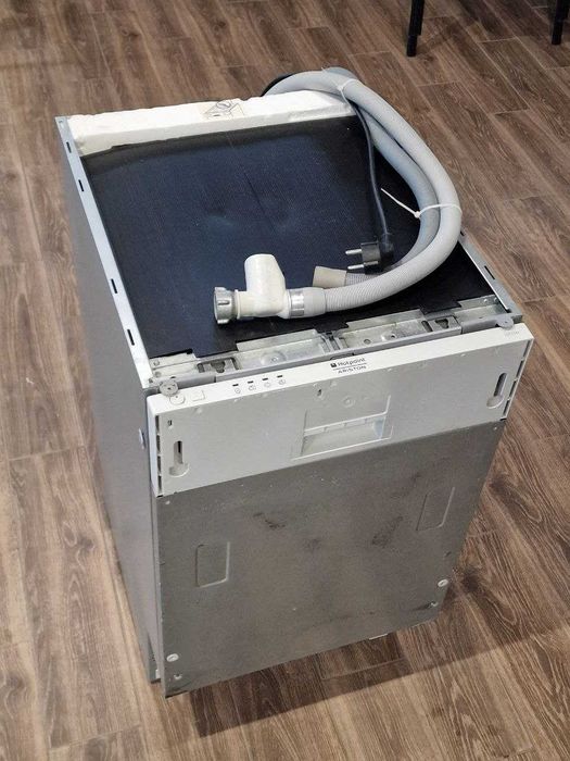 Вбудована посудомийна машина Hotpoint-Ariston LST1147 (45см, б/в)