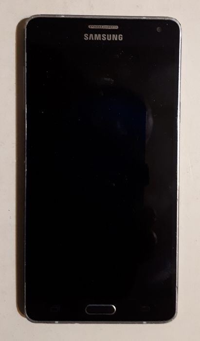 Продам недорого Samsung SM-A700FQ.