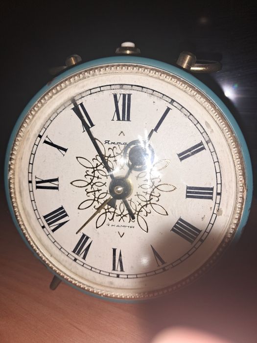 Часы "ЯНТАРЬ".ретро.механические