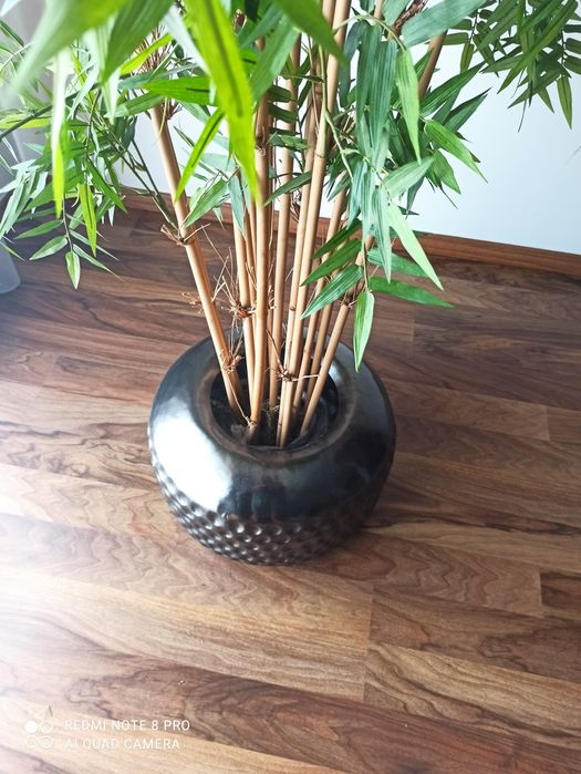 Vaso metálico decorativo