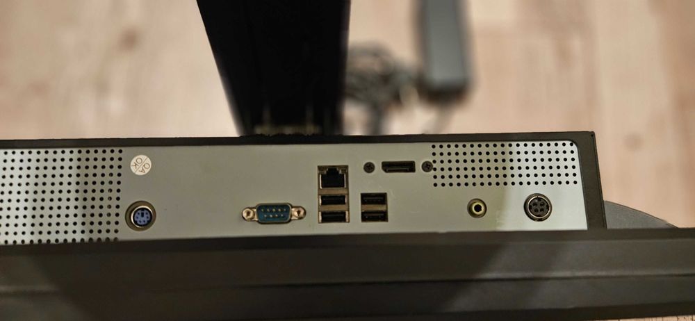 Aio/Terminal iGEL-TC215B Celeron J1900 2GHz/4GB/128GB SSD/Pivot/Dotyk