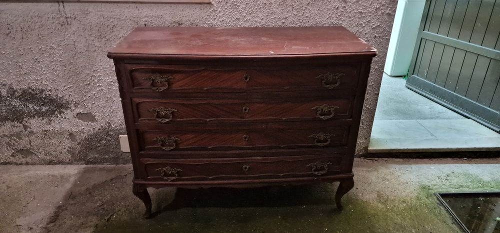 Gaveteiro de madeira maciça