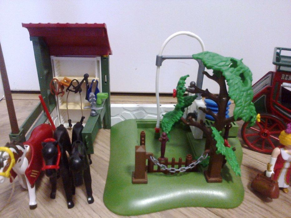playmobil dyliżans konie stajnia