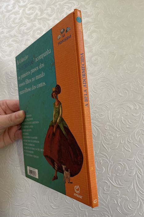 Livro: "A bela adormecida" (adaptado para crianças)